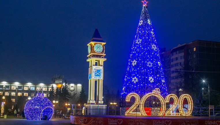 Новогоднее освещение позволяет разнообразить подмосковные города зимой