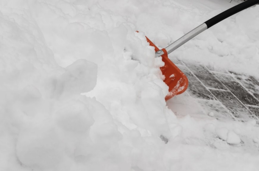 Более 17 кубометров снега вывезли в Королеве за месяц