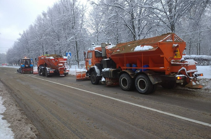 Более 14 тыс км подмосковных дорог очистили от снега за прошедшую ночь