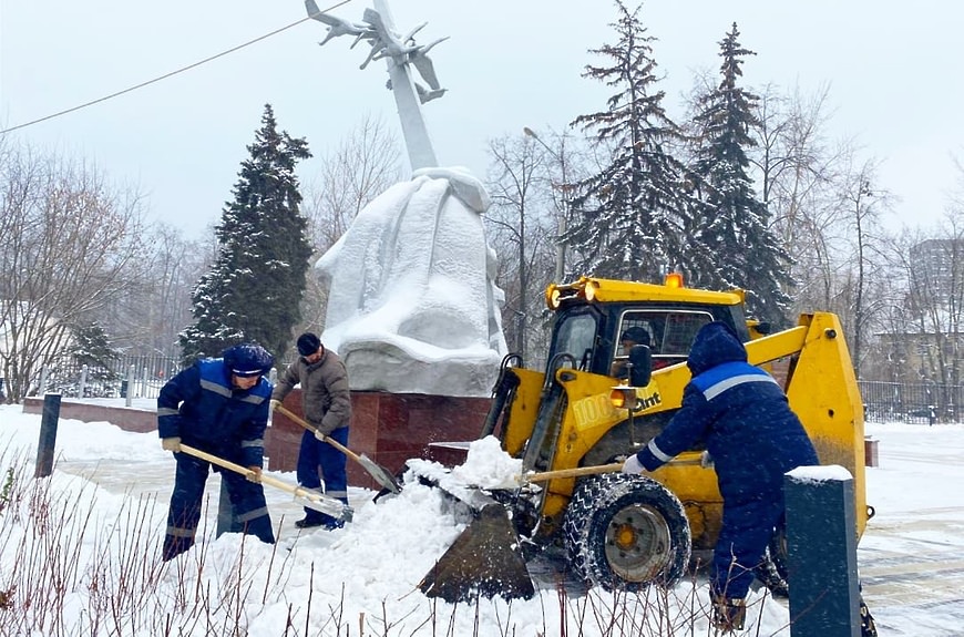 Около 11 млн кв м площади расчистили от снега в Подмосковье