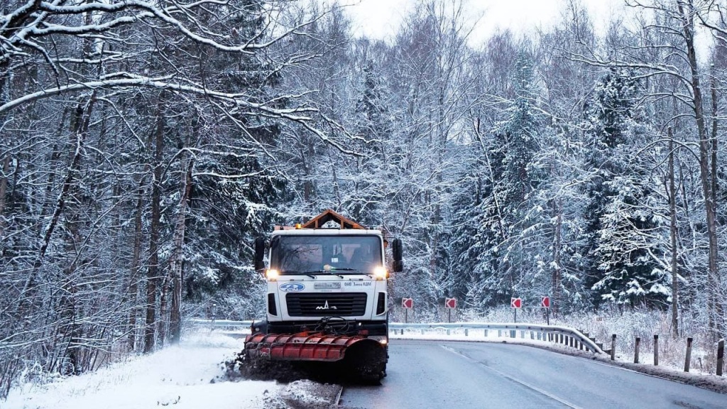 Дорожные службы Московской области переведены на усиленный режим работы из-за снегопада
