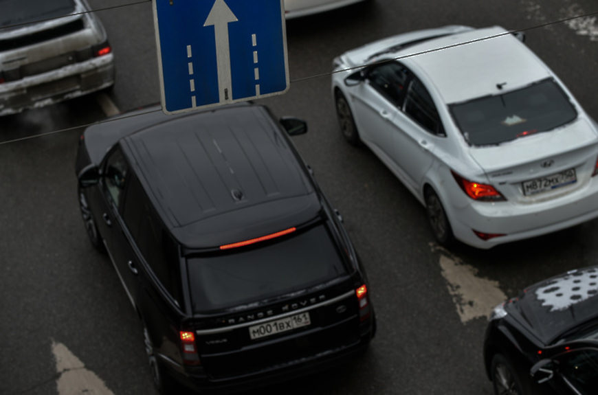 Более 40 тыс обращений жителей по темам дорог и транспорта решили в Подмосковье в 2021 г